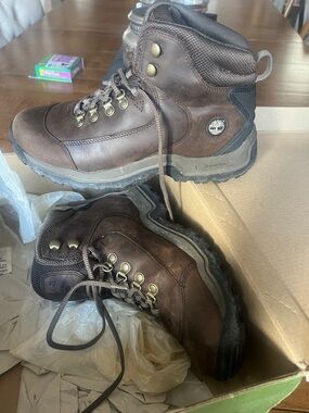 Timberland women’s  Dark Brown Leather Hiking Boots